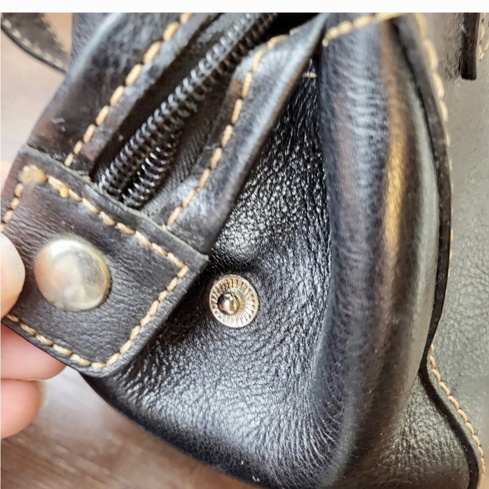 FOSSIL BLACK PURSE - - Picture 8 of 9